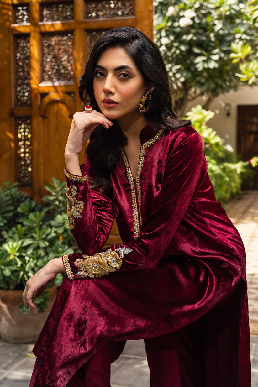 PEHRWAAS | BELLE | SHIRT + PANTS + DUPATTA | VELVET | SMALL